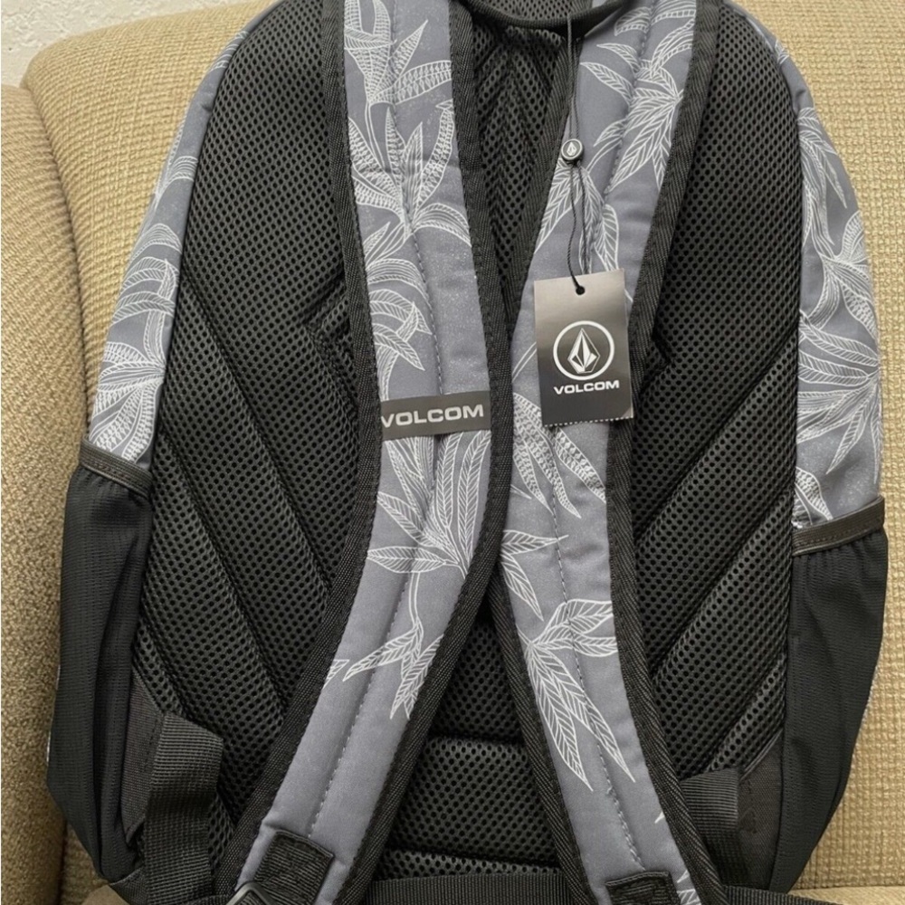 VOLCOM GREY SCHOOL HIKING ECT UNISEX BACKPACK - Picture 2 of 2